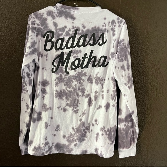 Gray & White Tie Dye ‘Badass Motha’ Long Sleeve Tee by Her Little Wolves, Small - Picture 5 of 5